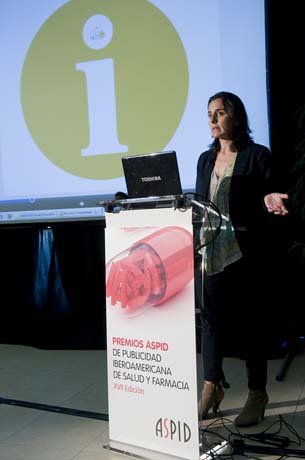 Irene López, en su ponencia 'Aspectos legales del uso de las redes sociales en y por la empresa'