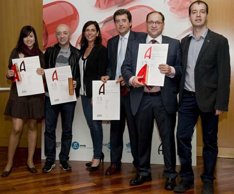 Mejor pieza comunicación institucional y Aspid Oro mejor estrategia dirigida al público. Tomás Gacía de Publicis, Mónica Vázquez por Otsuka, Carlos Infante por Lilly y Miguel Salvador