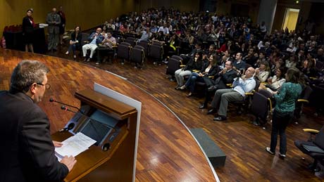 José Luis Villaluenga abriendo la entrega de premios