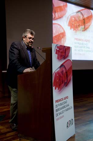 José Luis Villaluenga de Acalanthis en una intervención de la Gala