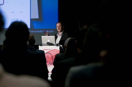 Sebastián de la Serna en su conferencia 'Creatividad en excelente estado de salud'