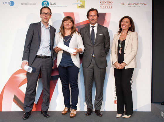 Mejor anuncio comunicación PLV. Comunicaciones dirigidas al público (comunicación en el punto de venta o exterior). Miguel Almirall (CDM) y Anabel Vilas (Zambon). Ver obra: 3520