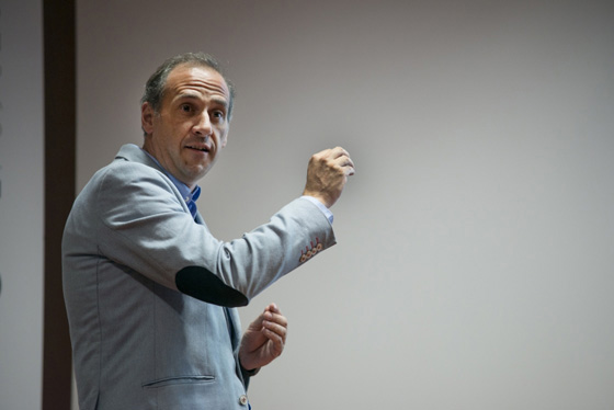 Alberto González, Director de Desarrollo de Negocio de McCann, durante el workhop
