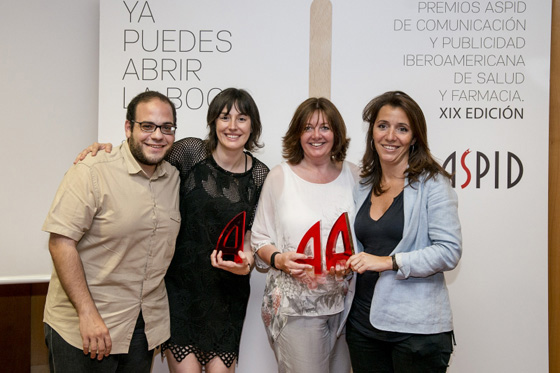Algunos de los ganadores posaron tras la Gala con sus respectivos Aspid