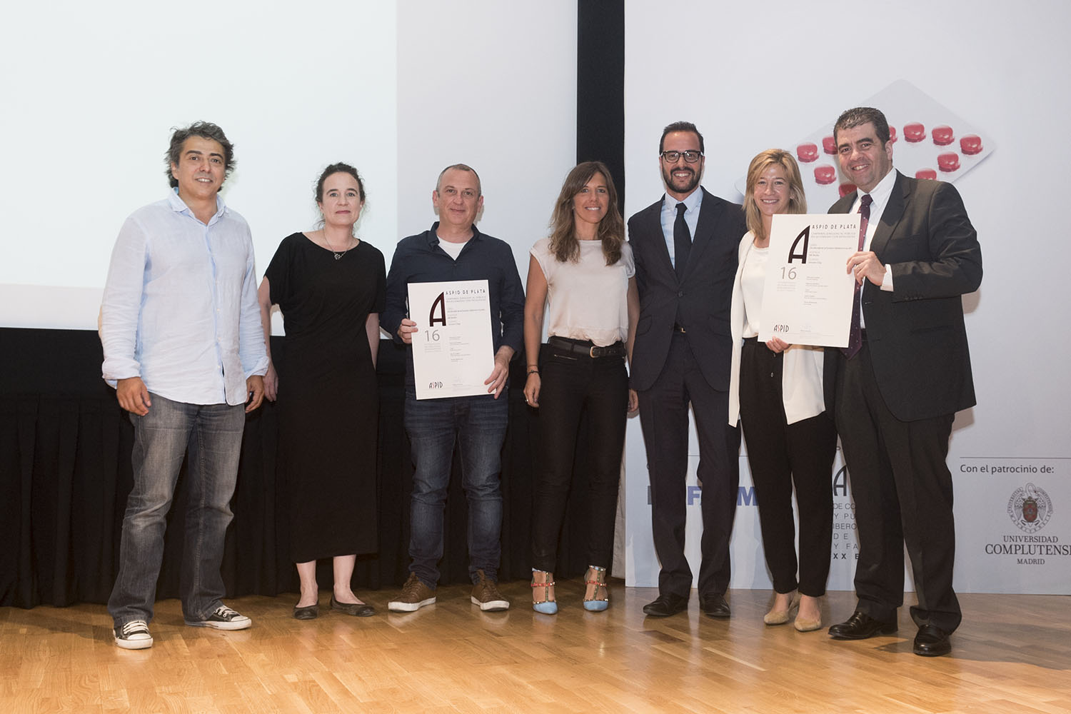 Equipo de MK Media y Valle Iglesias y Santiago Alfonso de Janssen