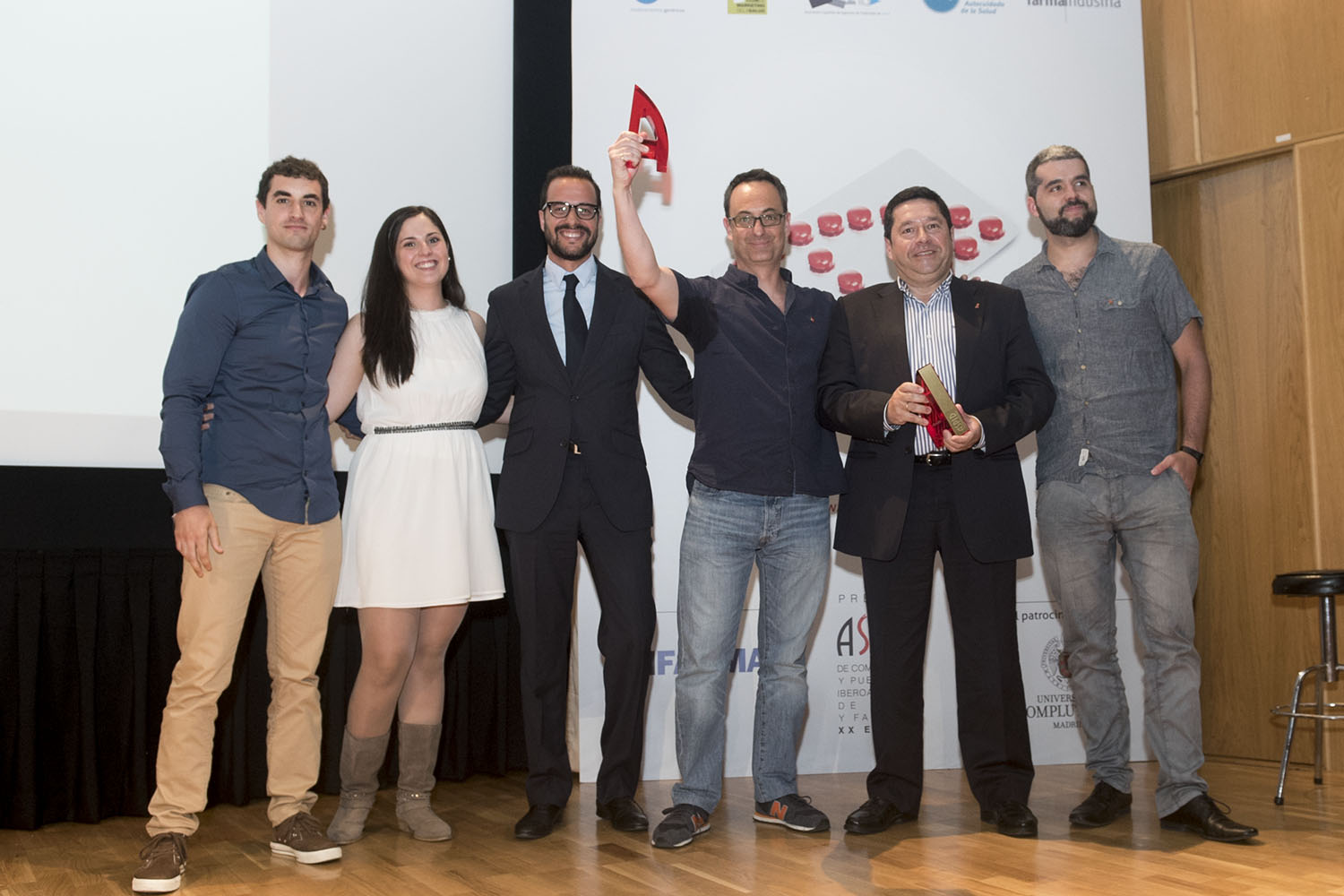 Hegoi González, Iraia Azkorra y Joseba del Castillo de Foocuzz, Rafael Sierra de Faes Farma y Alayn Endaya de Foocuzz