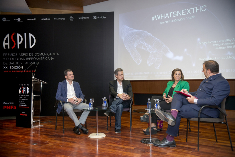 Pere Florensa (Healthy Advertising), Ángel González (Ideagoras), Mónica Moro (Menarini) y Rodney Bunker como moderador (Bubblegum)