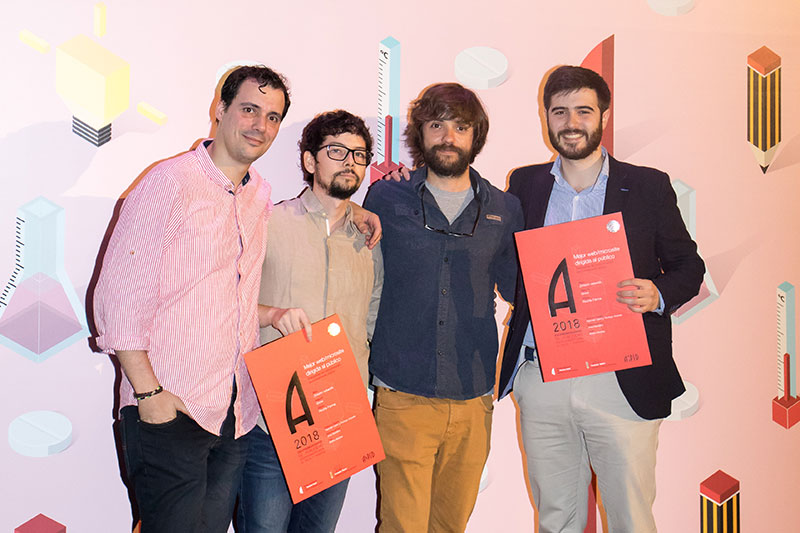 José Varela y Álvaro Montes de Grow con Óscar Pérez de Roche Farma