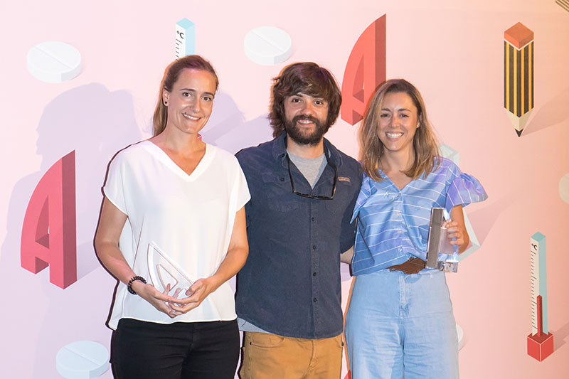 Itzi Fraile y Elena Nido de Global Healthcare con Fernando Volpini