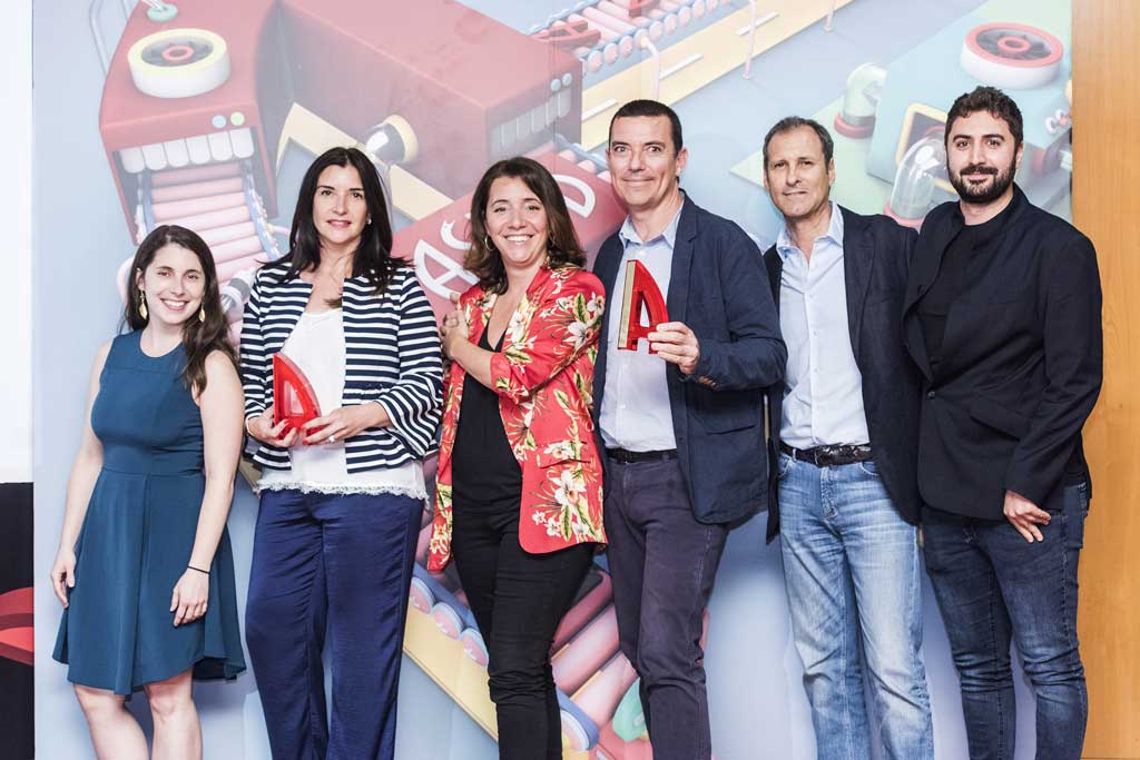 Gabriela Porras de CDM Barcelona, Alicia Ranz-Sánchez de Staar Surgical y Ricard Robres, Carlos Borau y Eduardo Casilla de CDM