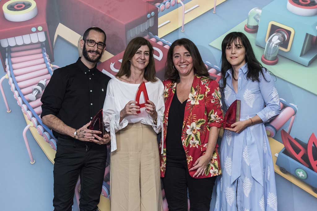Javier Bartolomé de Grow, Carmen Martín de Cruz Roja y Rita Pitrez de Servier