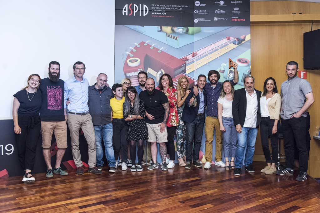 El equipo de Microbio Gentleman y la presidenta, Olivia Walsh