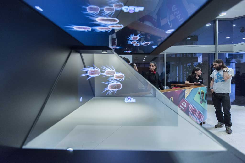 Detalle de la pirámide holográfica de 3DforScience