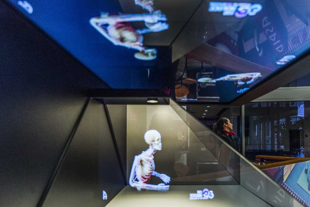 La pirámide holográfica de 3DforScience, que causó gran impacto