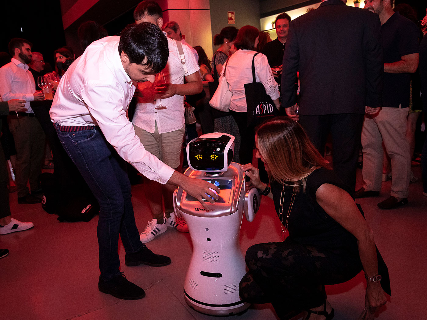 Interactuando con Jimena, la robot de 3D