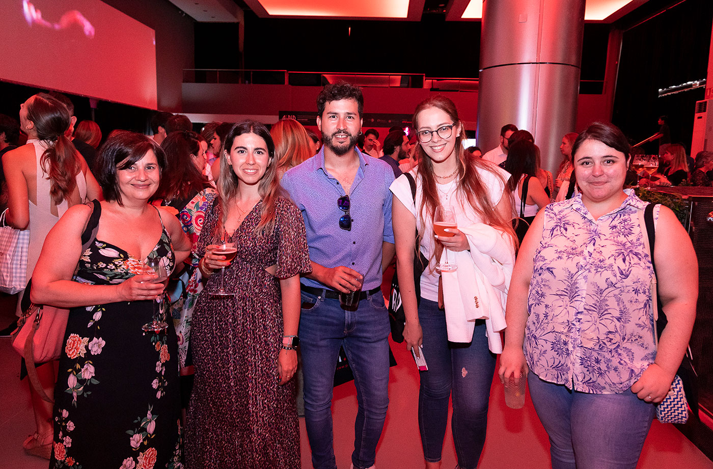 La barra libre comenz� a las 17 h.