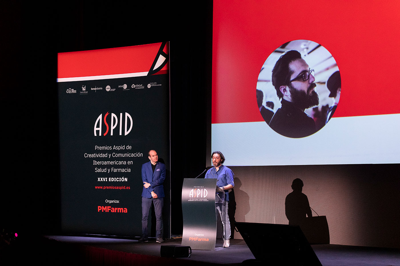 El presidente dijo unas palabras antes de comenzar a dar los premios