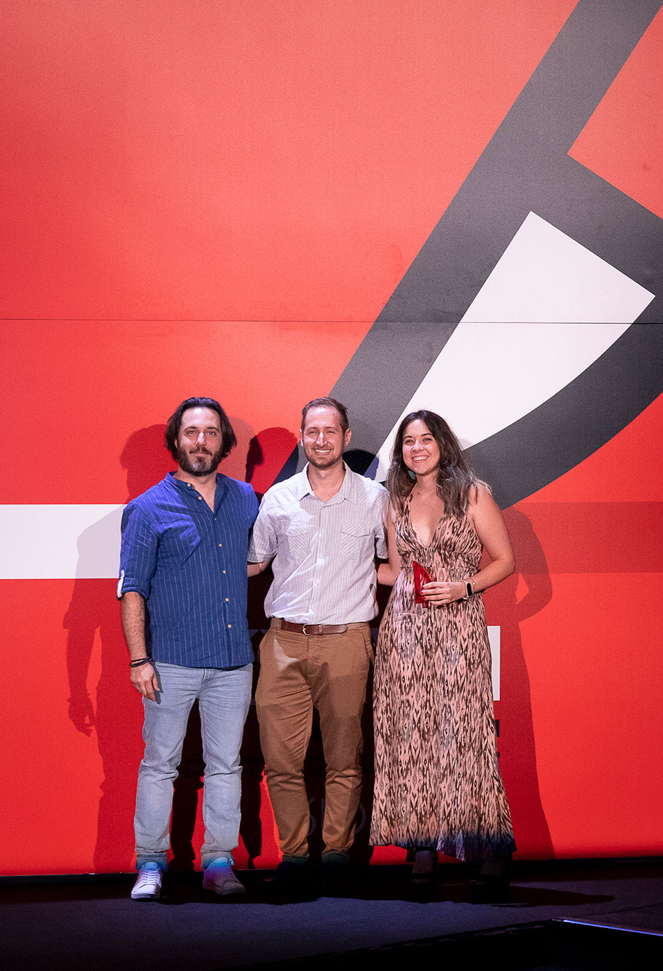 Rodrigo Vicente con C�sar P�rez y Lorena Molina de VMLY&R HEALTH