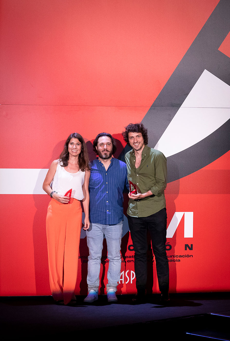 Ana Richarte de VMLY&R HEALTH con �lvaro Ferrero del Ministerio de Consumo