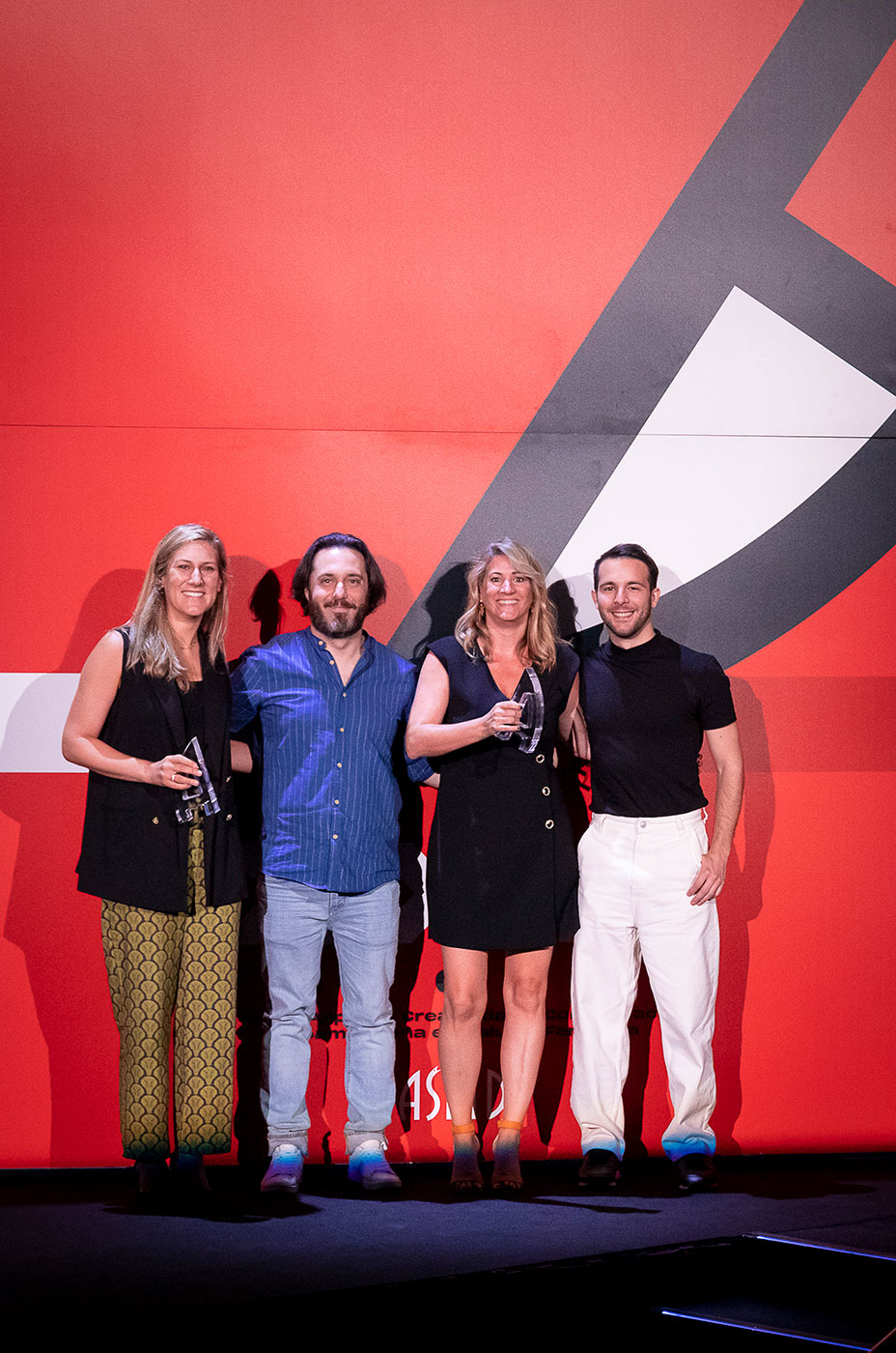 Violeta de Madariaga de Janssen con Mar�a Ruiz y Nicol�s Sierra de VMLY&R HEALTH