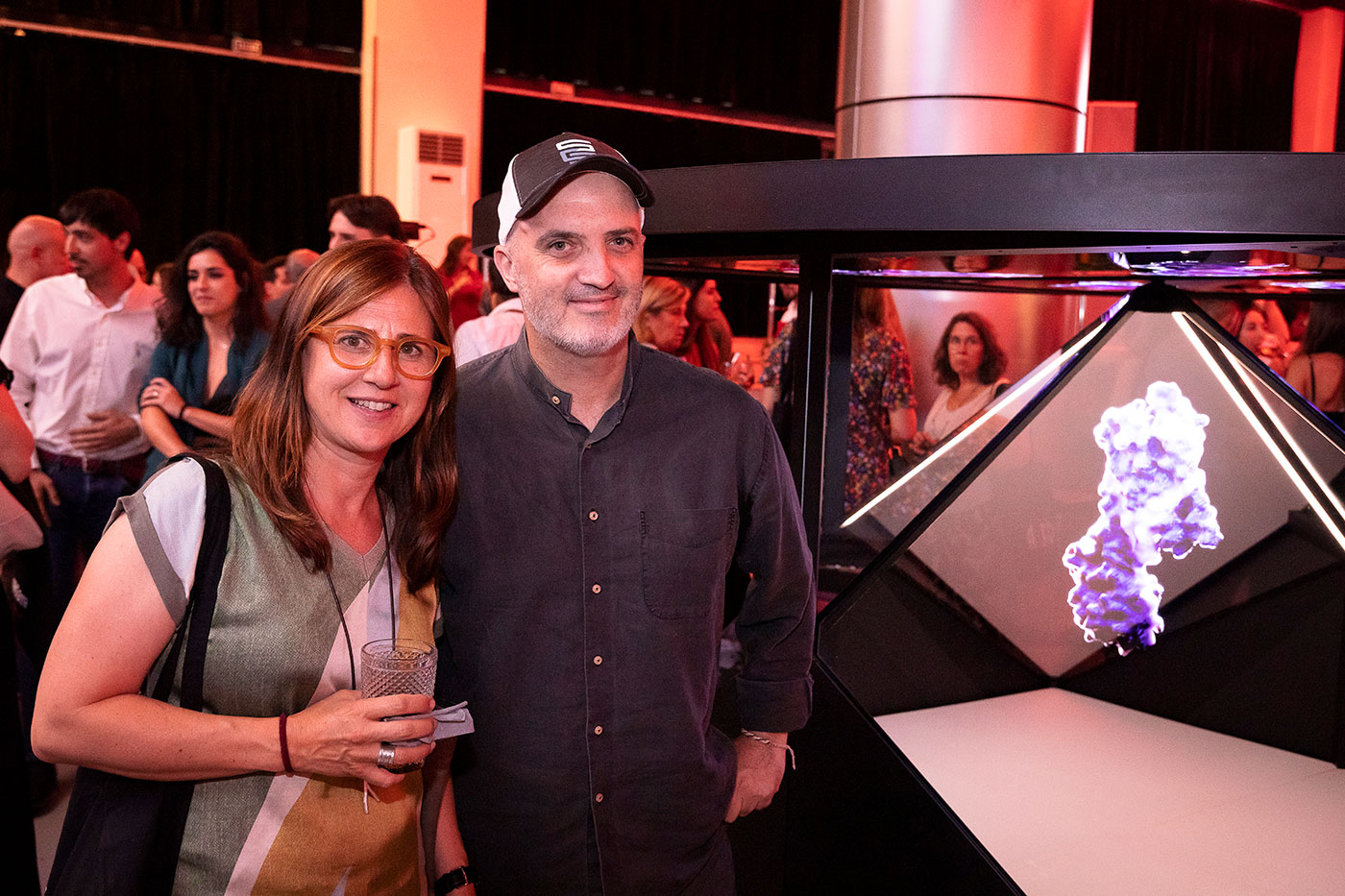 Posando con la pir�mide de 3DforScience