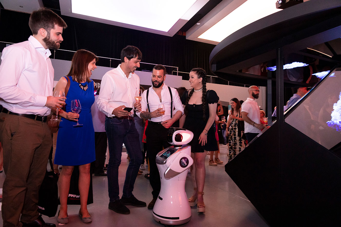 La pir�mide y la robot Jimena fueron cortes�a de 3DforScience
