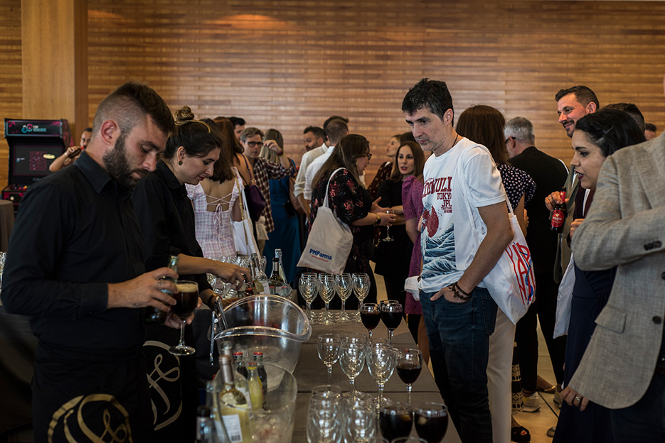 El obsequio de este a�o fue la tradicional bolsa y camiseta con el dise�o de los ganadores del concurso de la imagen Aspid 2023
