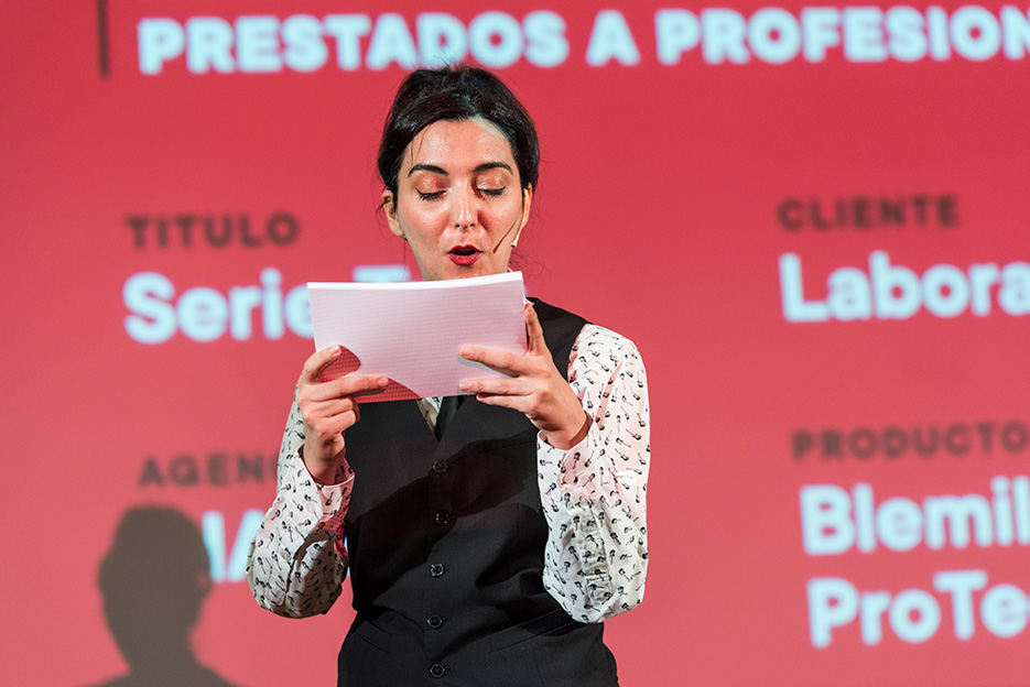 El color rojo corporativo Aspid siempre presente