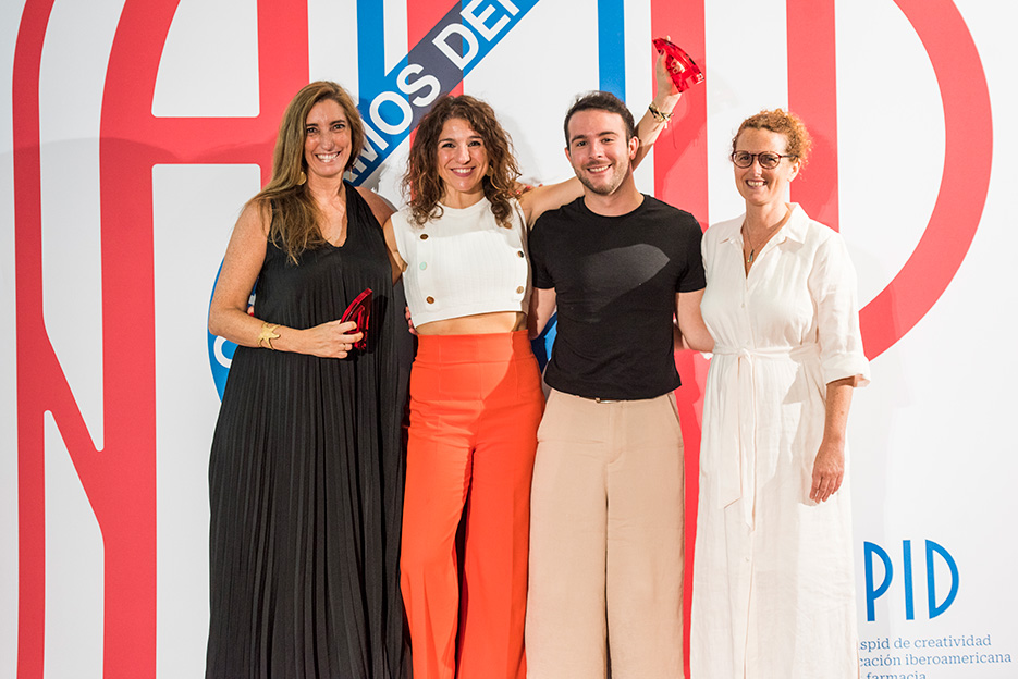 Silvia Revuelto, Esther Zapata y Nicol�s Sierra de VMLY&R Health