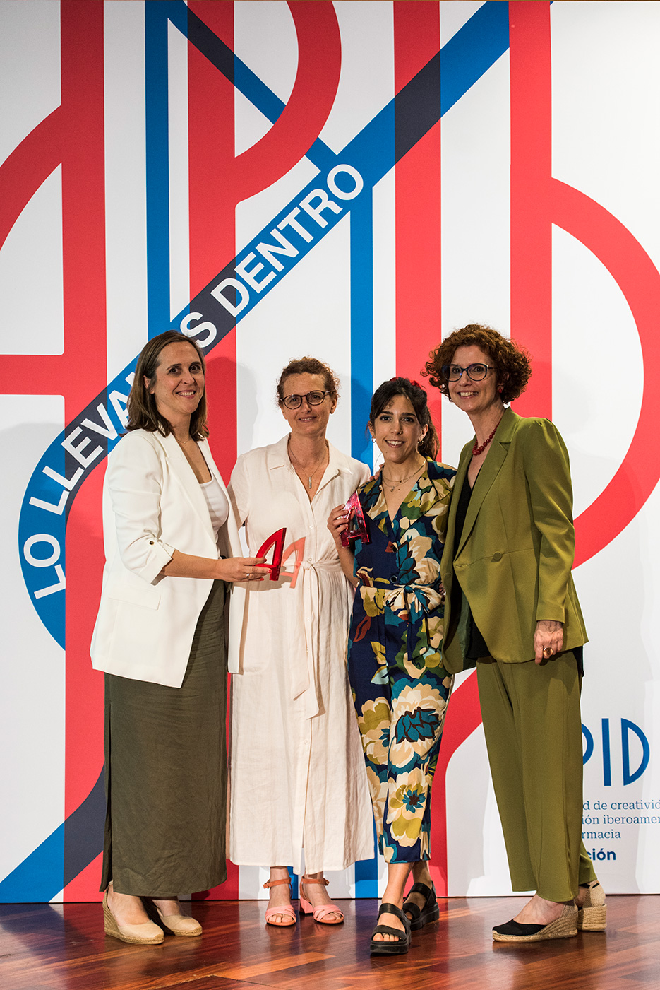 Elena L�pez de Laboratorios Stada, Lupe German de Viernes y Elena Sim�n de Laboratorios Laboratorios Stada