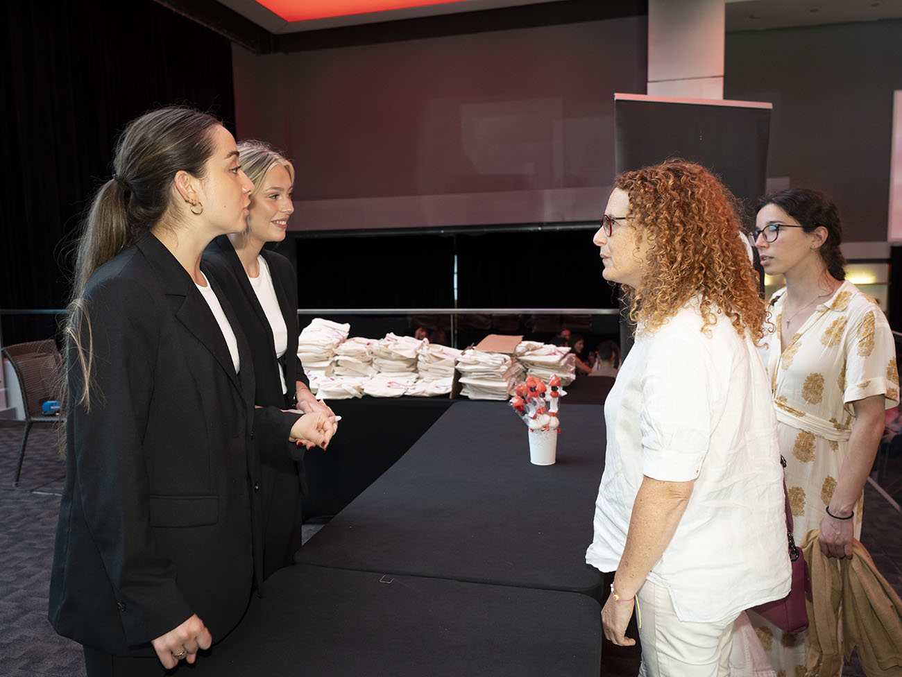 La organizaci�n obsequi� a los asistentes con chuches y galletas un a�o m�s