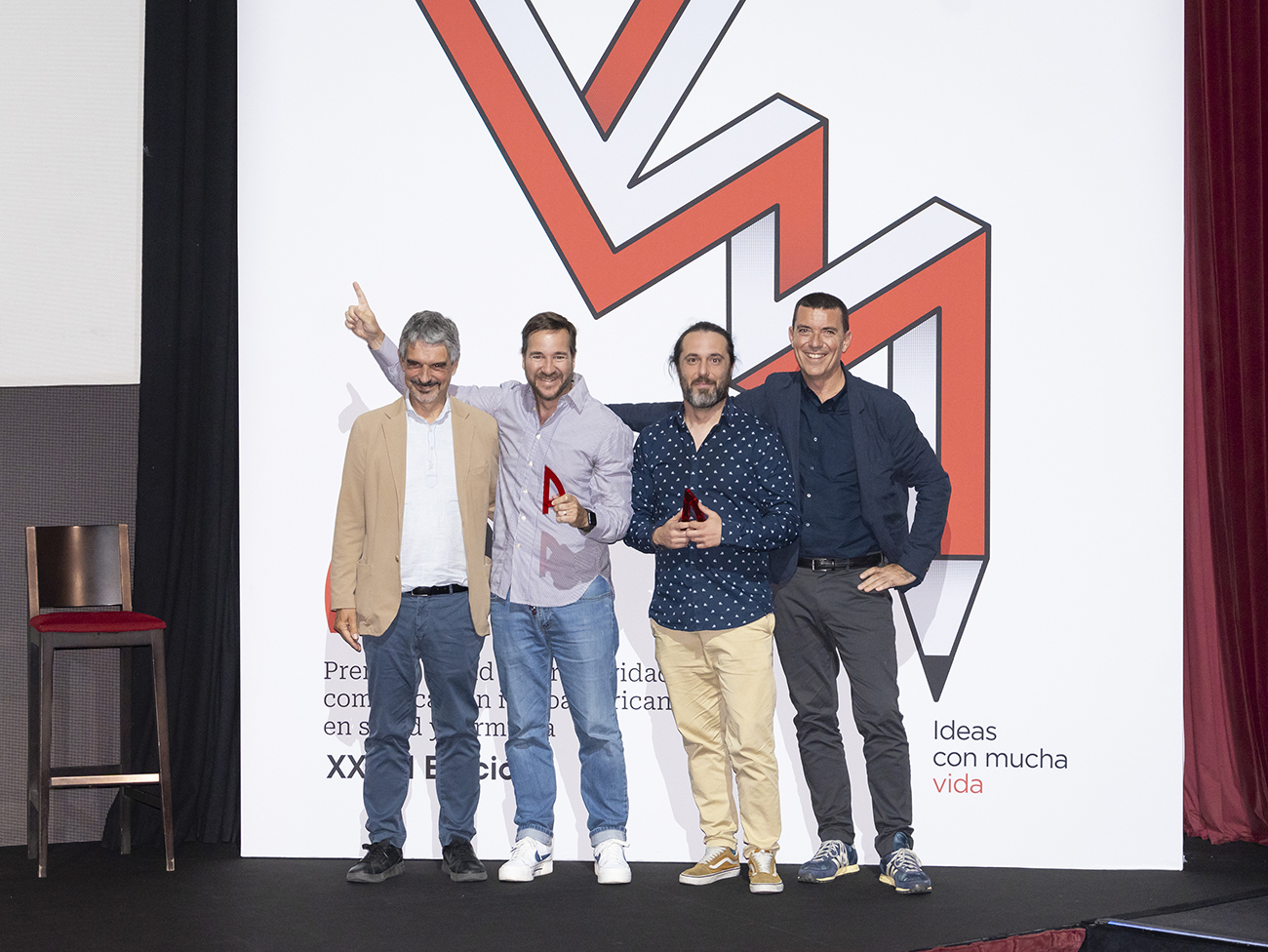 Javier Rodr�guez y Rodrigo Vicente de VML con Jaume Pey de anefp y Ricard Robres