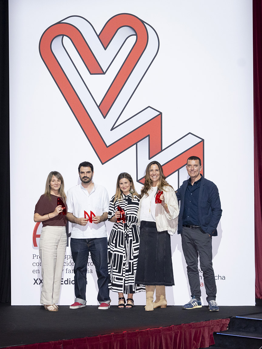 Maria Solsona y Enrique Almod�var de Ogilvy, Adriana De La Fuente Perez De Azanzahas de Laboratorios Cinfa y Katia Leal de Ogilvy