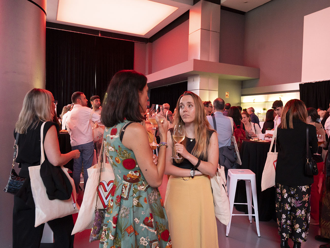 La Sala Burdeos se llen� con los asistentes