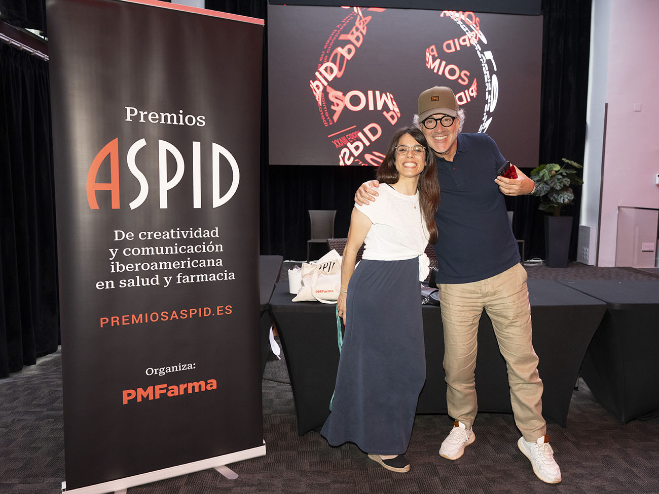 En la recepci�n de la Sala Burdeos