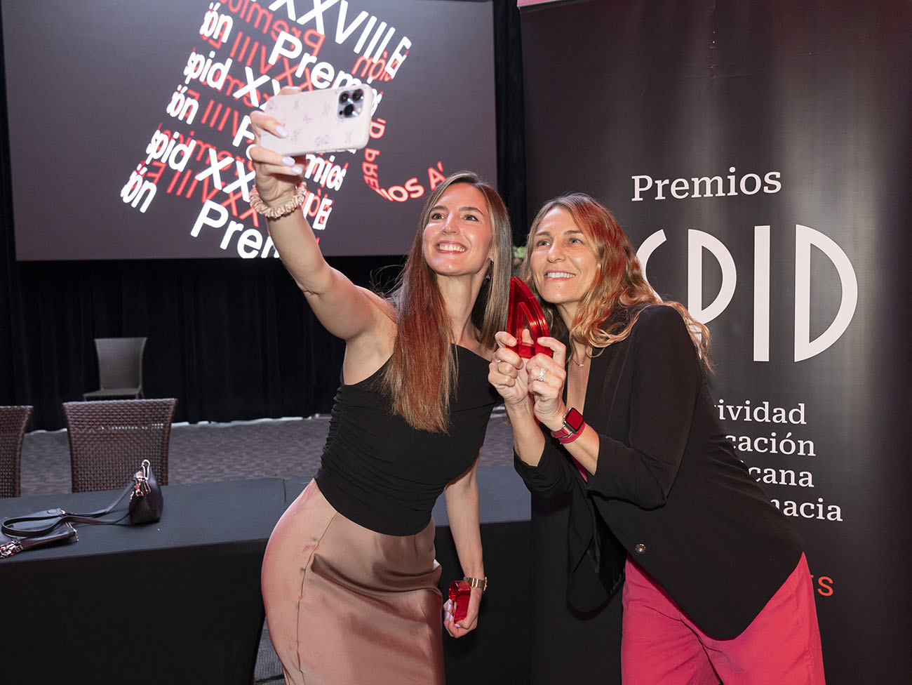 Posando con el Premio