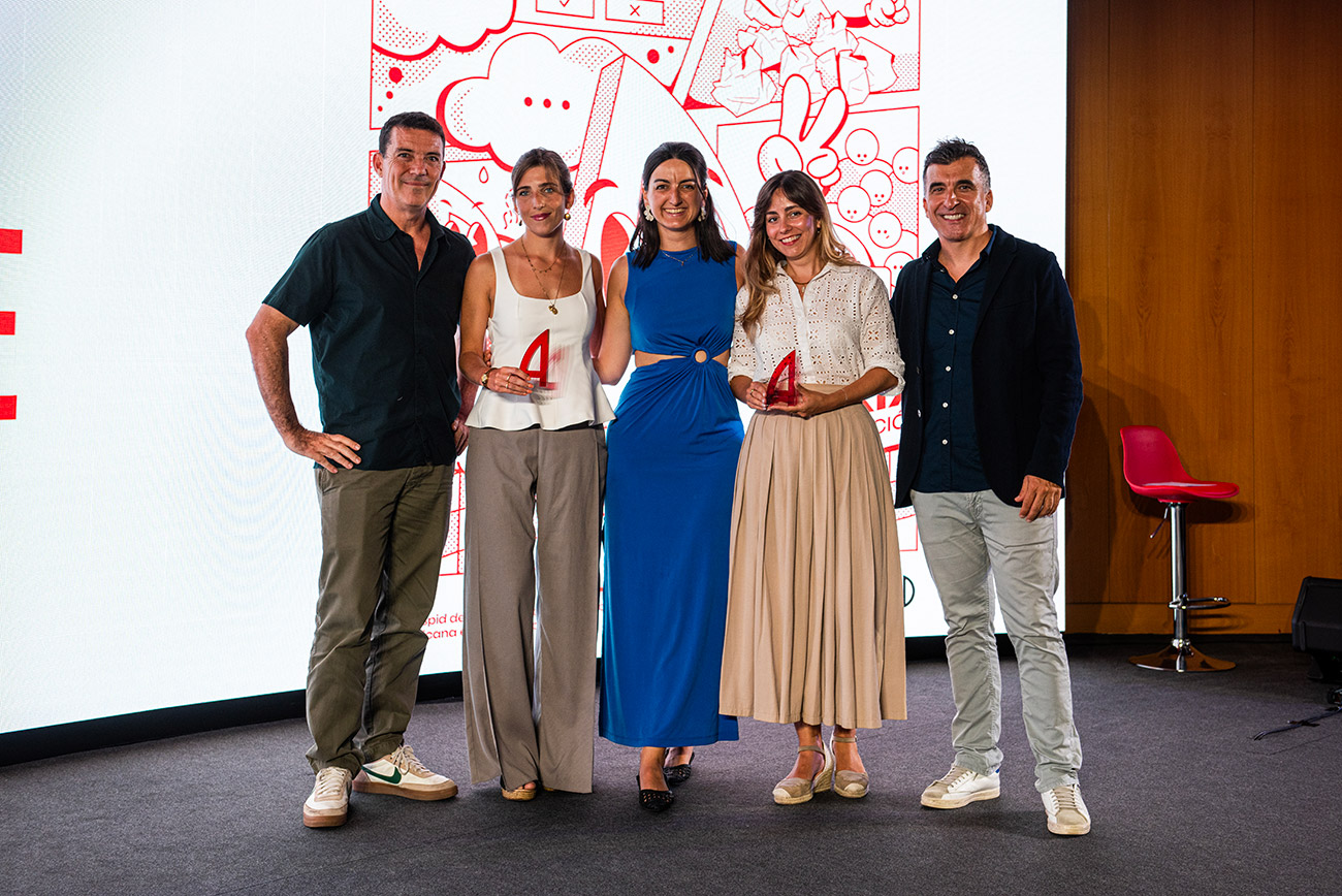 Ricard Robres, Patricia Rodr�guez Beguer de Aboca, Sandra Santamar�a y Adriana Manzanares de Territory Influence con V�ctor Navarro