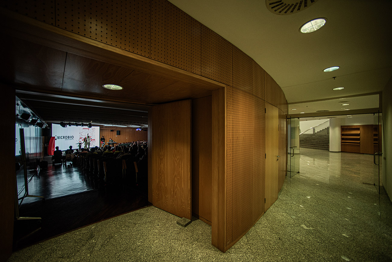 Punto de vista desde el exterior del auditorio
