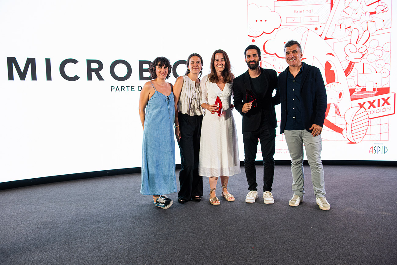 Gisela Valls de Microbio, Lara Guirao de Calier y Daniel Leo de Atrevia