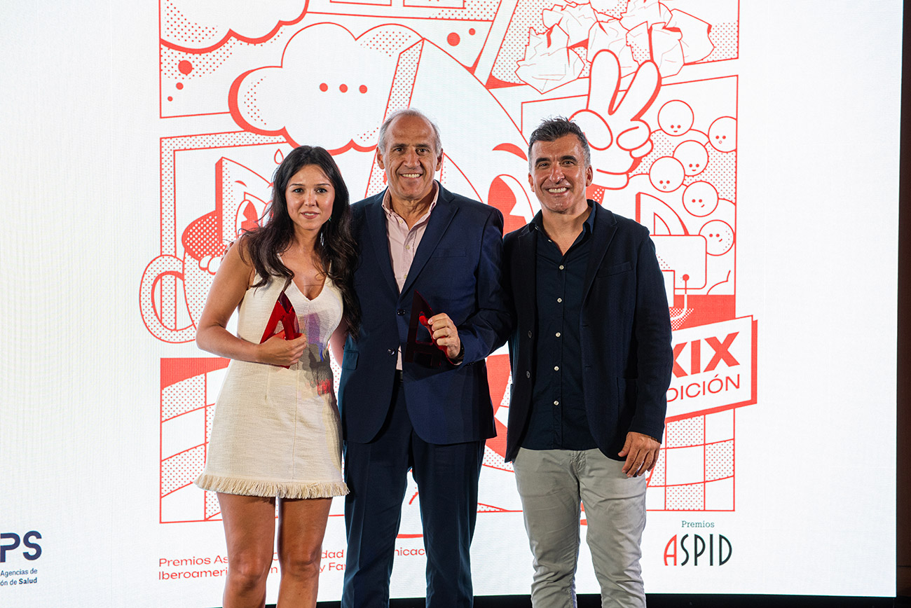 Judith Cebri�n, como presentadora y premiada, y Alberto Gonz�lez de Diego de Grow