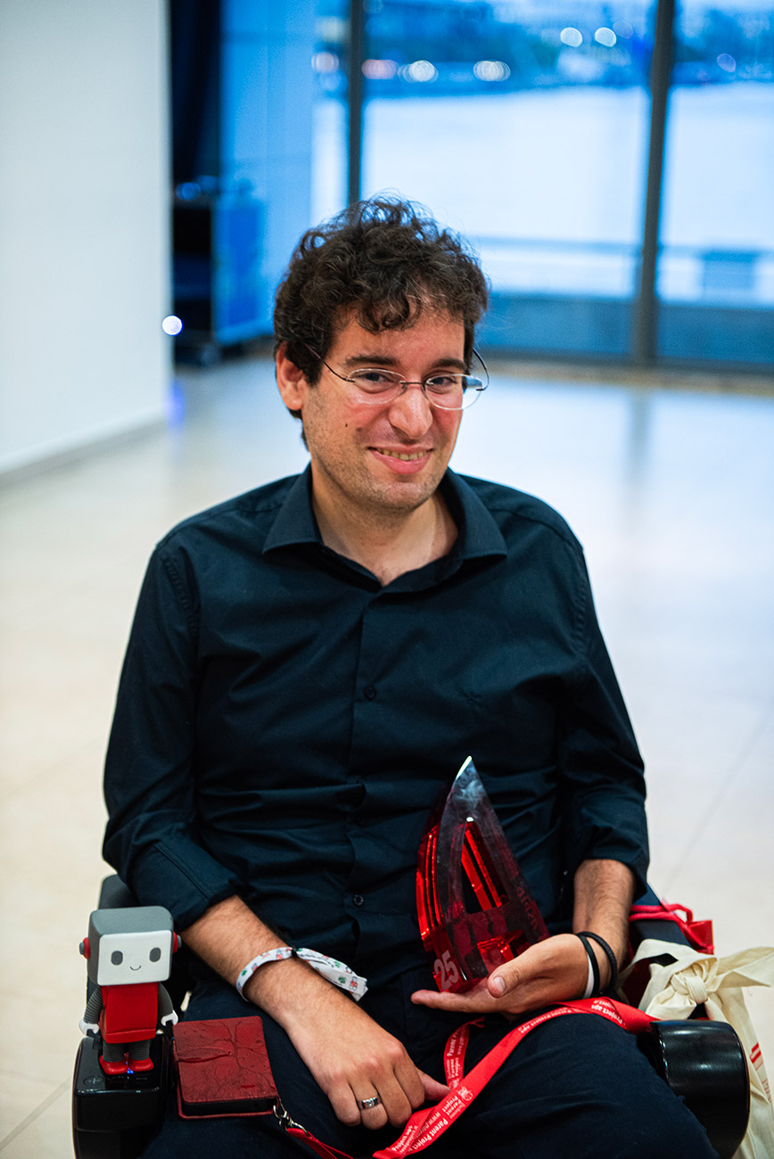 Marc trajo al mu�eco Robi