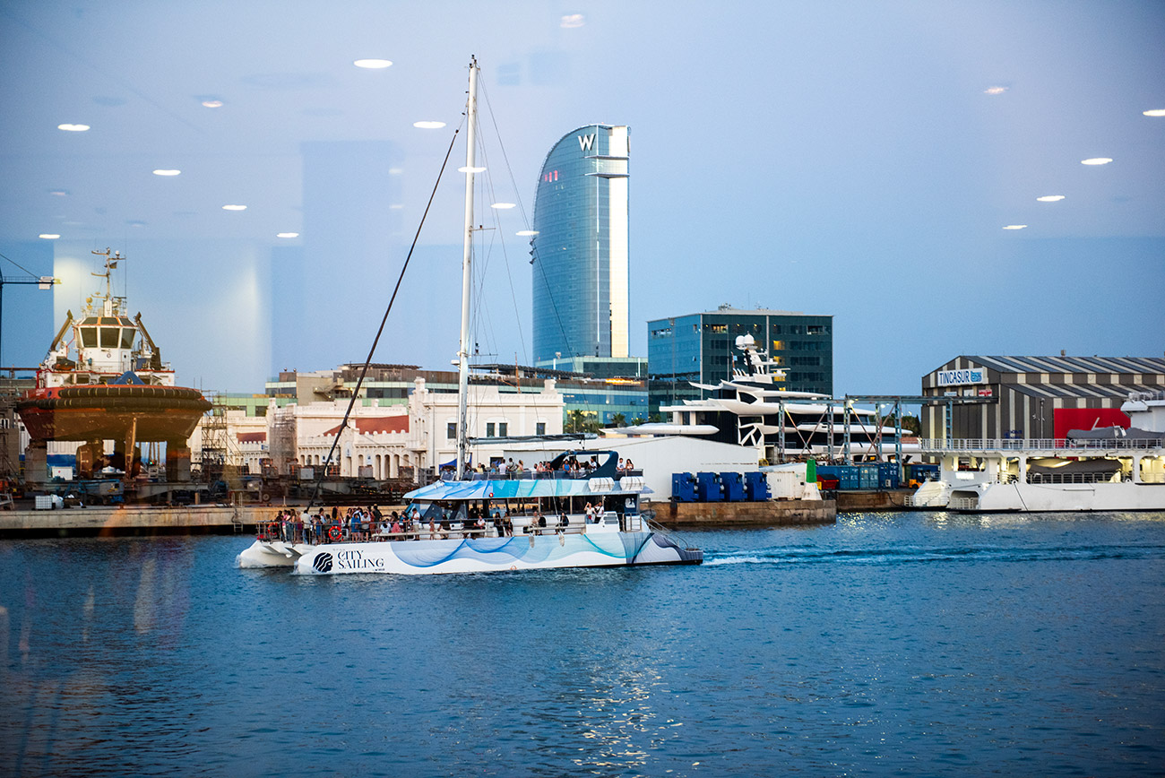 Vista del hotel V desde la Sala Port Vell