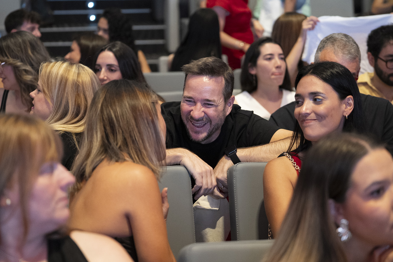 Algunos premiados felices antes de subir al escenario