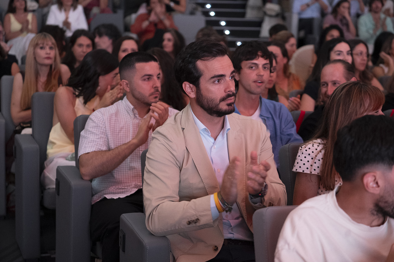Escuchando el discurso de Roger Antich