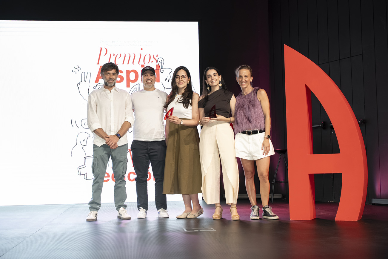 Celina acompañó a todos los ganadores