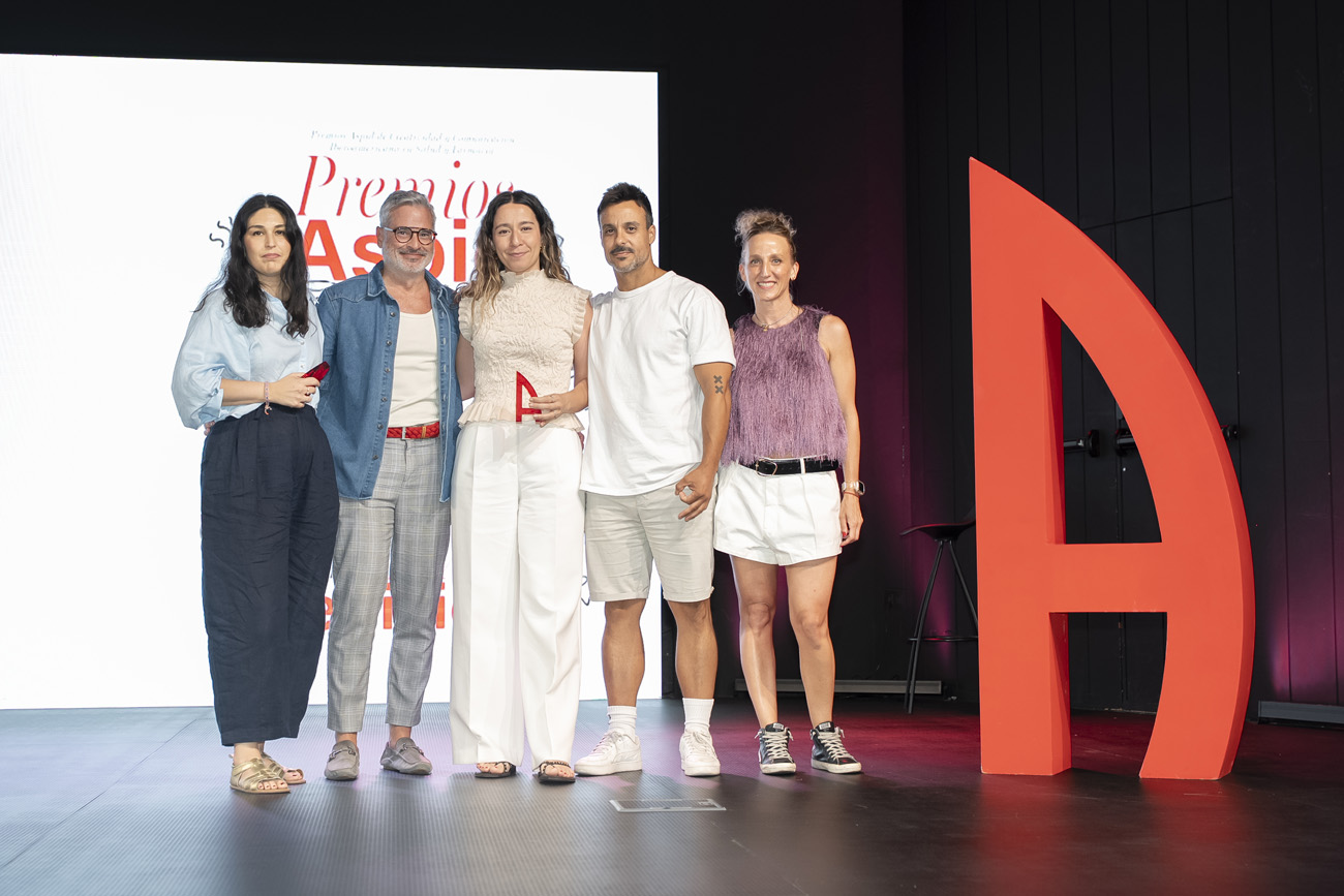 La presidenta del jurado, Celina Sabatini, posó con todos sonriente
