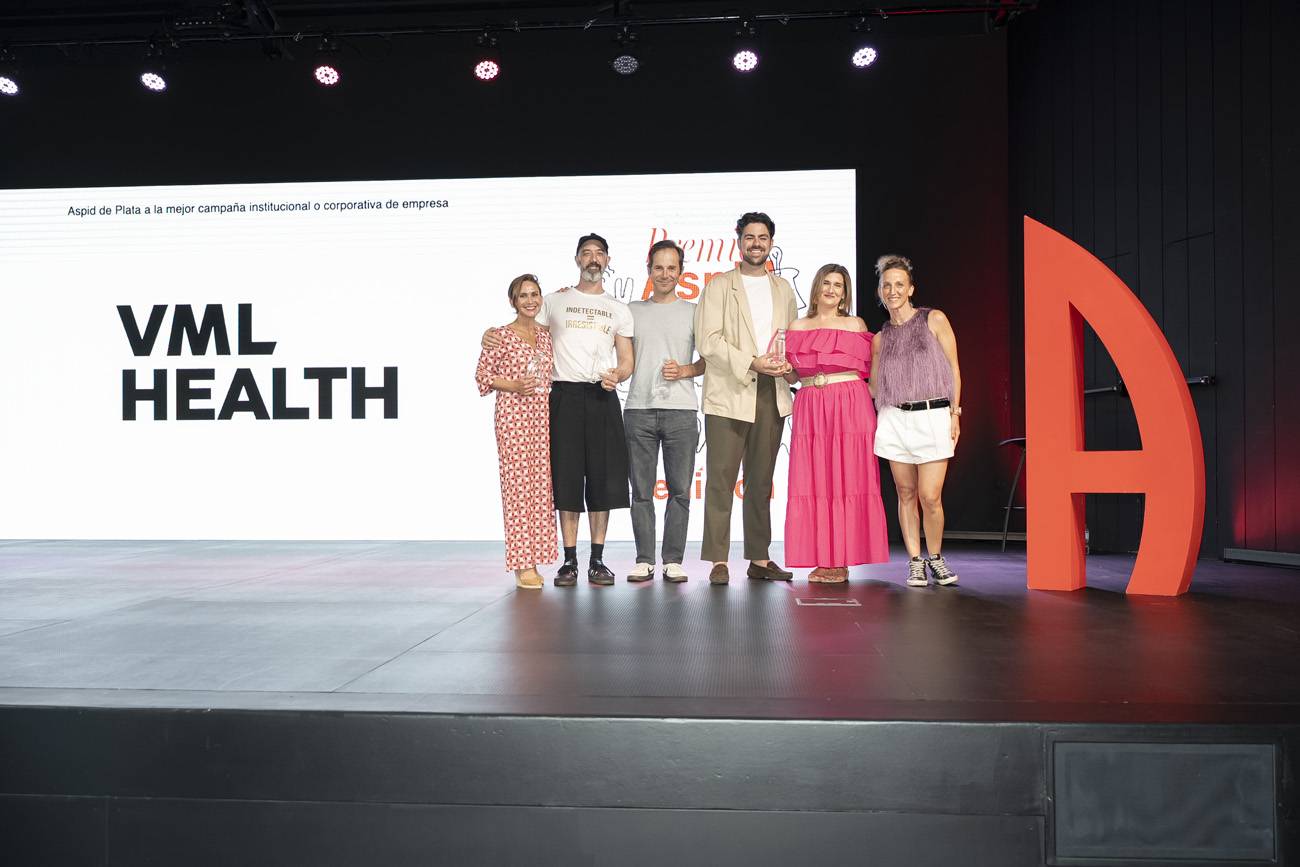 Carolina Marquez de Gilead, Iván Zaro de Imagina+, Juan Hoyos del Ministerio de Sanidad, Victor Cacicedo y Cris Malpartida de VML