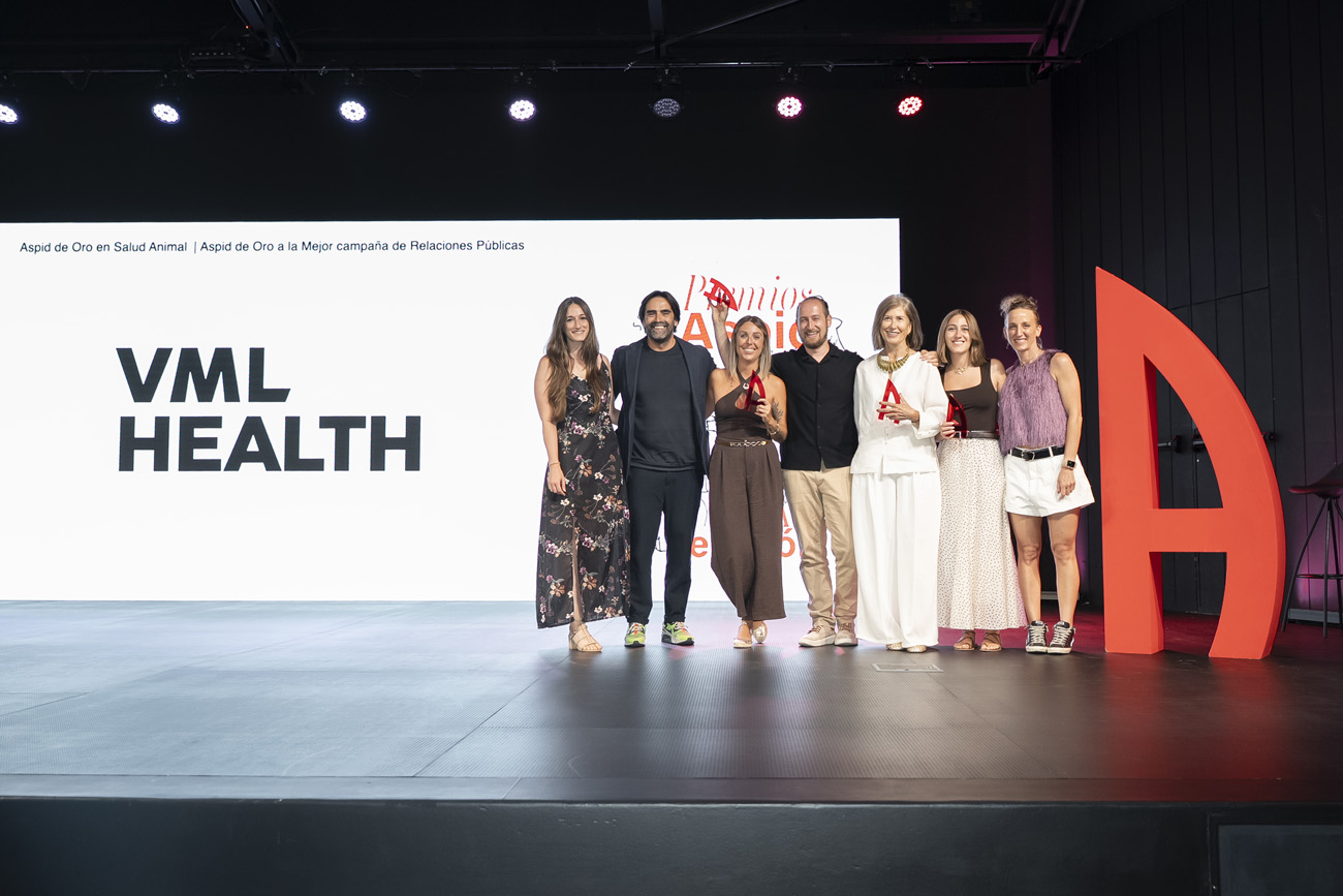 Lorena Velasco, Paula Terrón y César Pérez de VML, Mercedes García de Leti Pharma e Irene Gavara de VML