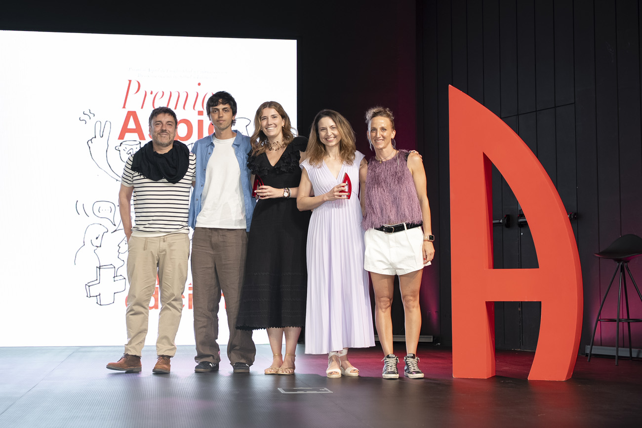 Facundo Jaitt y Paula Mora de VML con María Membiela de Pharmamar