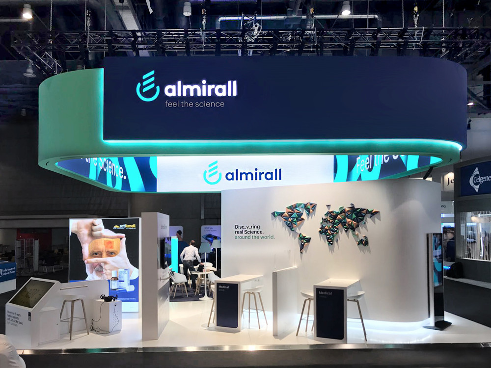 Booth Almirall EADV Ginebra 2017 - 5